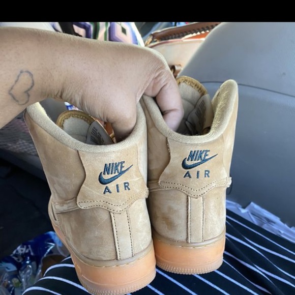 Nike’s Men’s Air Force 1 High Top - Picture 4 of 4